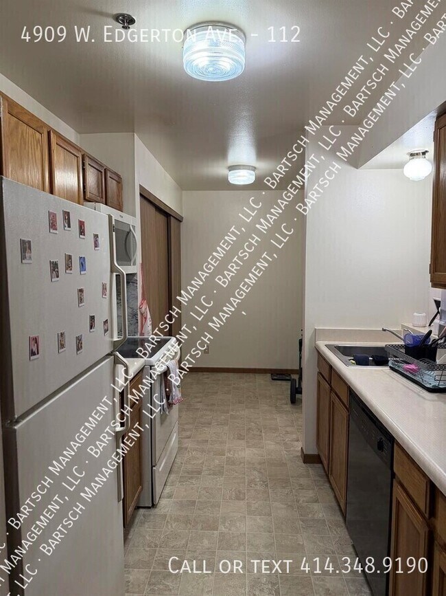 Building Photo - 4909 W Edgerton Ave