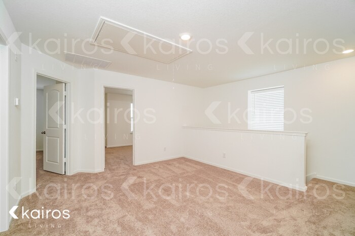 Building Photo - 950 Shady Brk