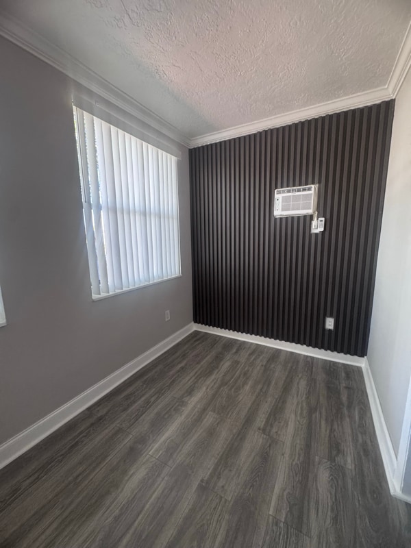 Building Photo - 921 N 19th Ave