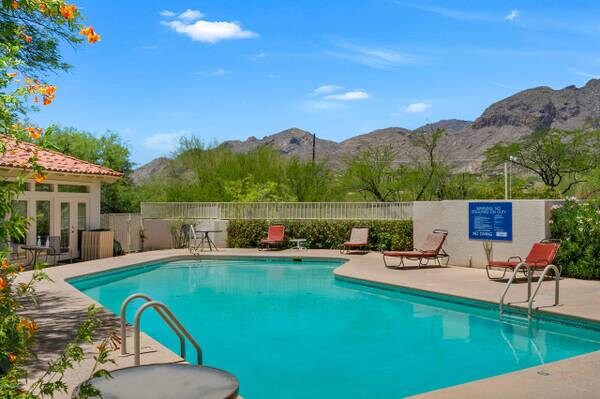 Building Photo - 6359 N Vuelta Tajo