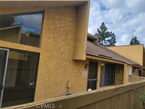 Building Photo - 435 W 9th St