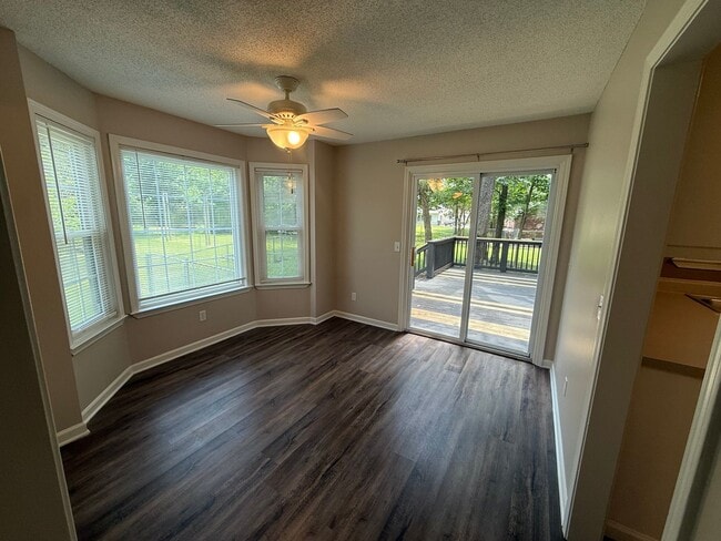 Building Photo - 3346 Oak Trees Ct