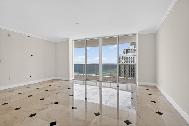 Building Photo - 18911 Collins Ave