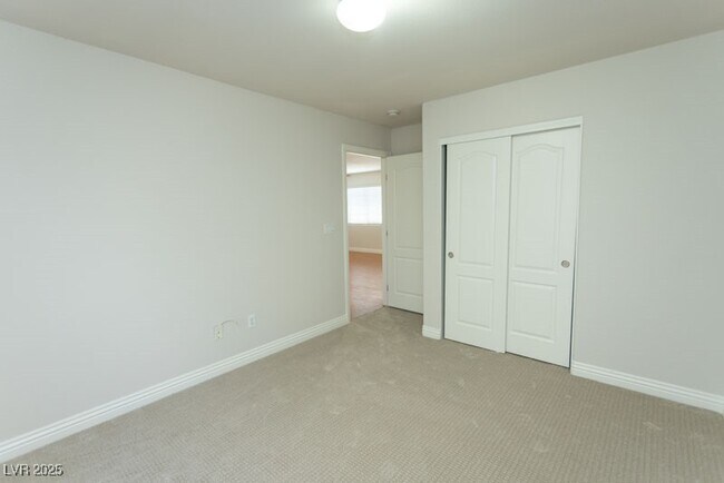 Building Photo - 313 Gemstone Hill Ave