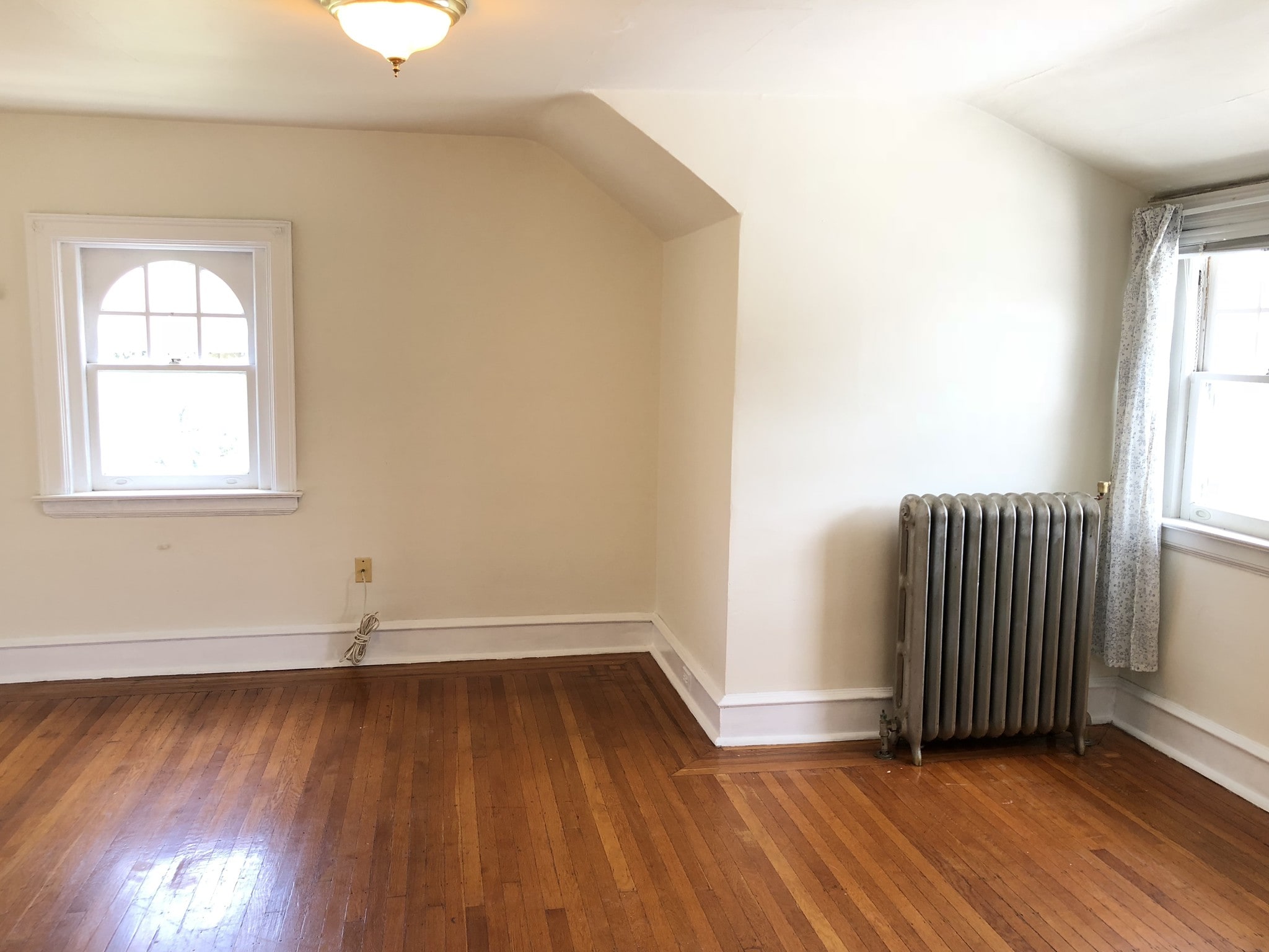 Building Photo - 425 S 46th St