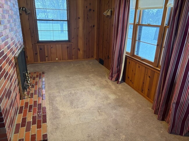 Building Photo - Grandville ranch available now