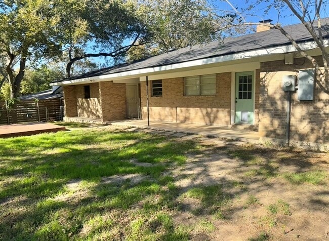 Building Photo - 1225 Lake Terrace Dr