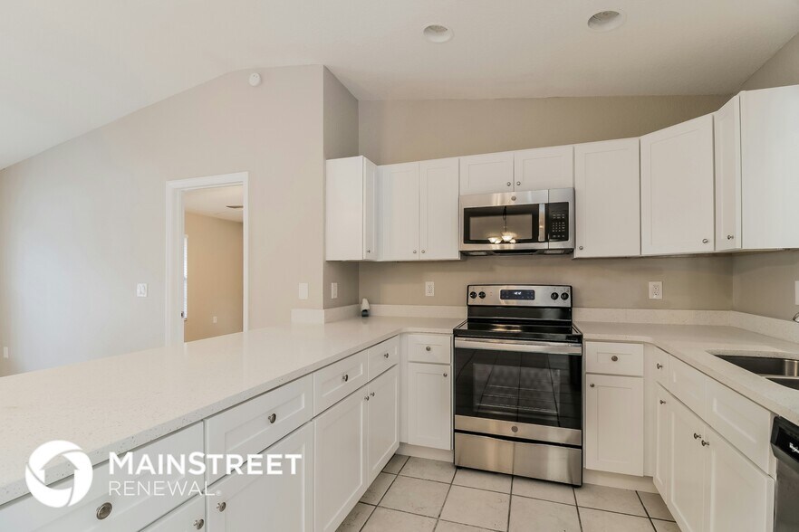 Building Photo - 136 E Grace St