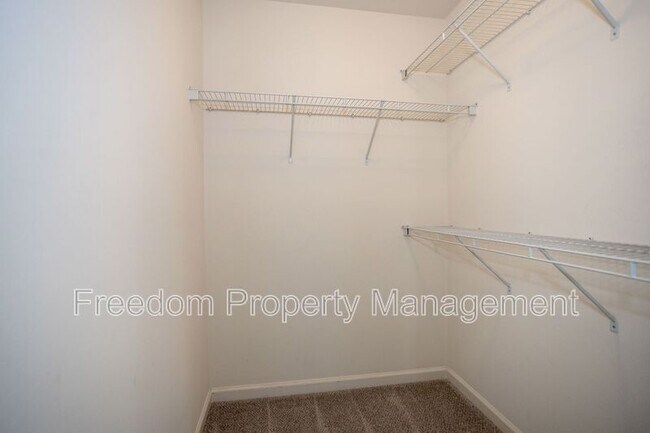 Building Photo - 6004 Abernethy Ln