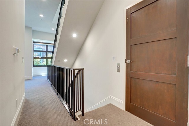 Building Photo - 2323 S Beverly Glen Blvd