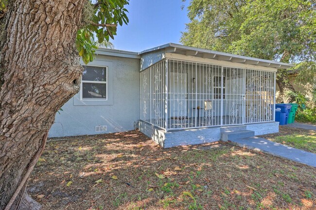 Building Photo - 846 NW 111th St