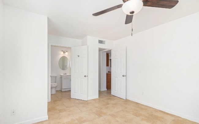 Building Photo - 4319 S 15th Ave