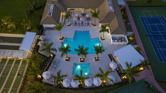 Building Photo - 128 Needle Palm Ln