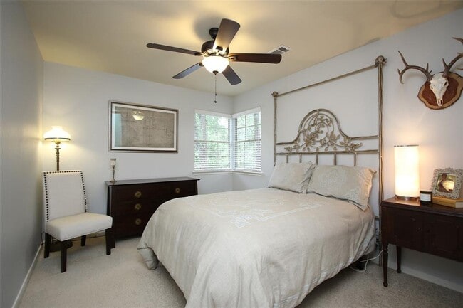 Building Photo - 6 Leaf Trace Ct