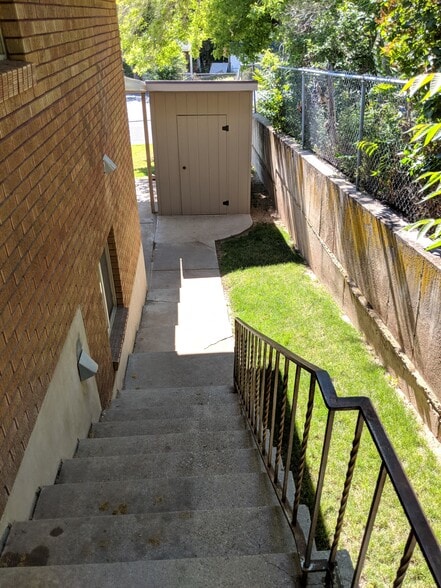 Building Photo - 1206 E 22nd St