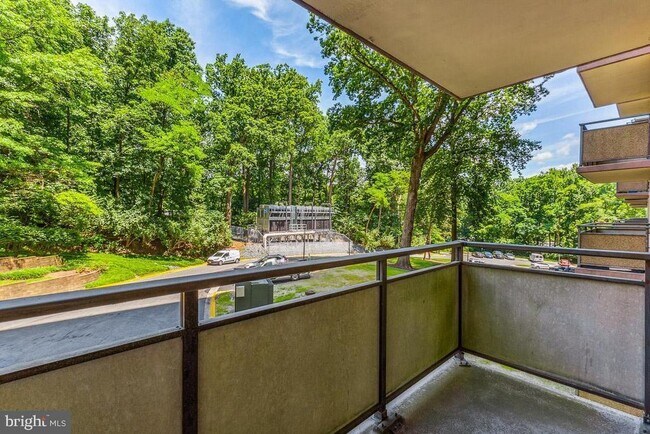 Building Photo - 5225 Pooks Hill Rd