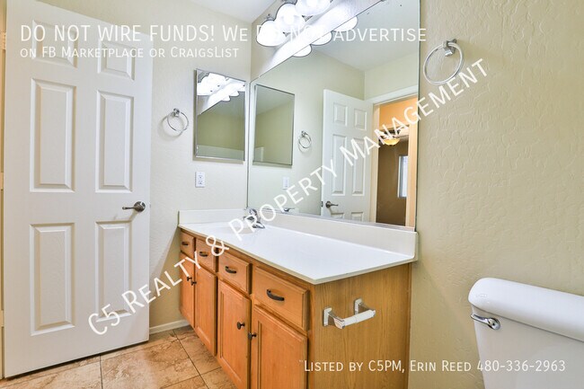 Building Photo - 16886 W Portland St