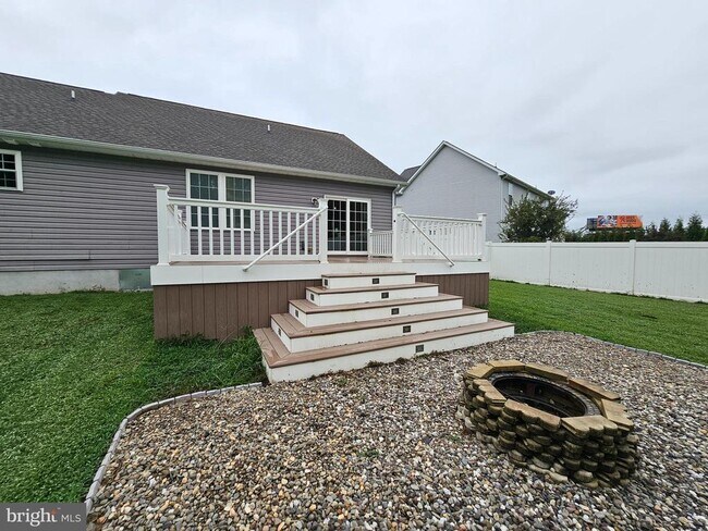 Building Photo - 270 Waterway Dr