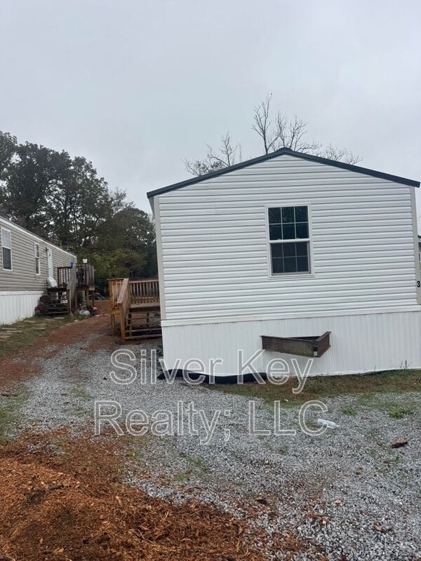 Building Photo - 3000 US-11