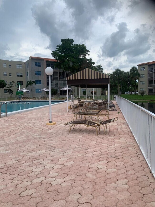 Building Photo - 1830 SW 81st Ave