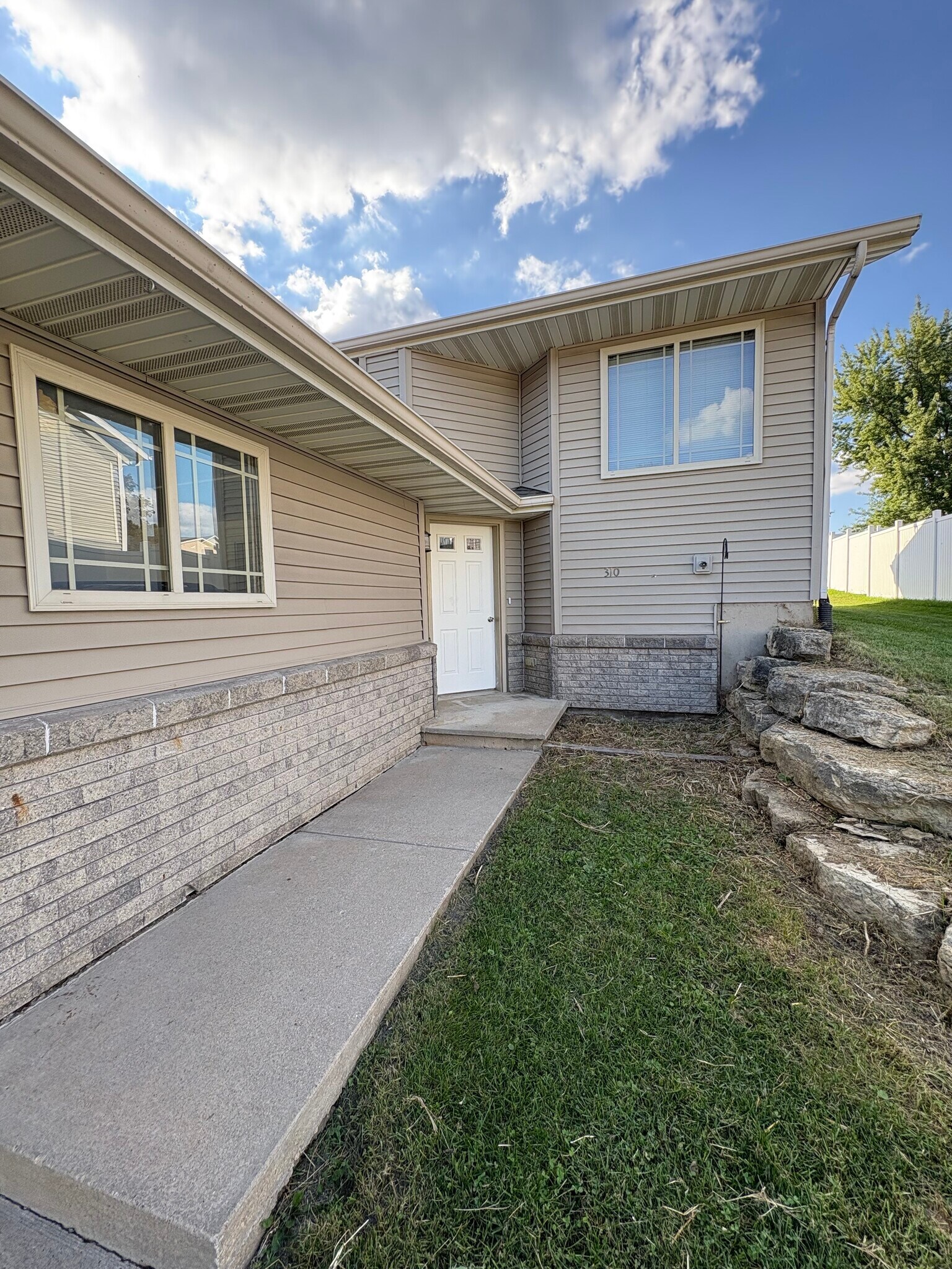 front door/entrance - 310 Redruth Dr