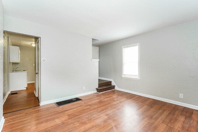 Building Photo - 1732-1734 E Whittier Street