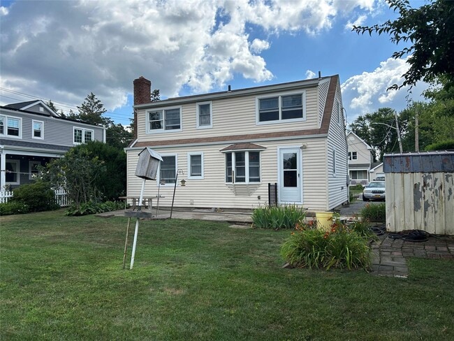 Building Photo - 114 Elmwood St