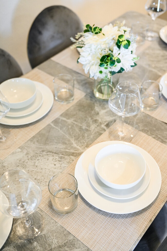 Building Photo - 734 Claraday St