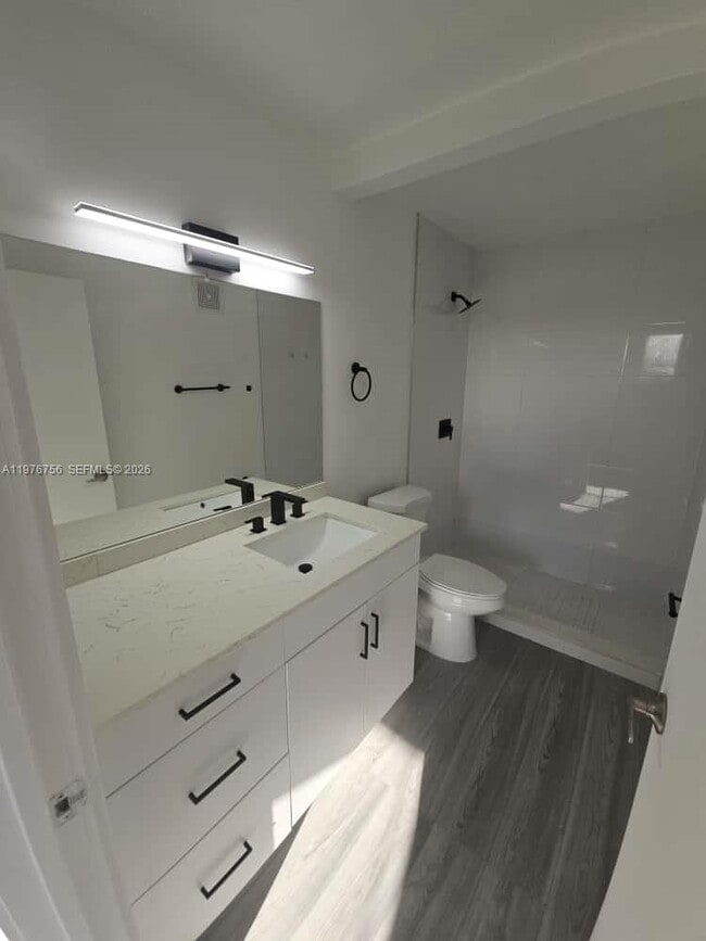 Building Photo - 8101 Crespi Blvd