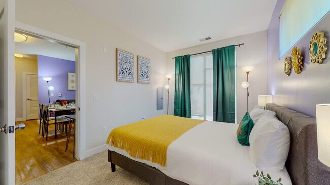 Building Photo - 545 Bedford St