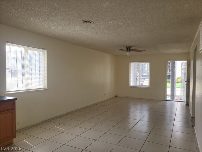 Building Photo - 4610 Elk Springs Ave
