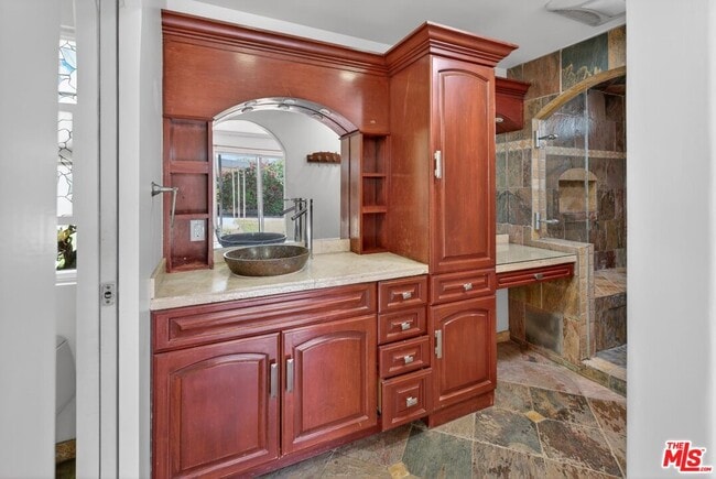 Building Photo - 626 Jamestown Rd