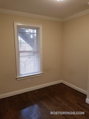 Building Photo - 19 Perrin St