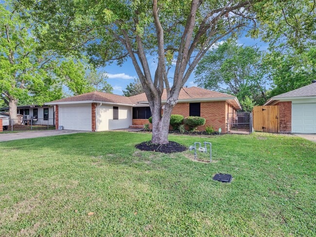 Building Photo - 6026 Diamond Ct