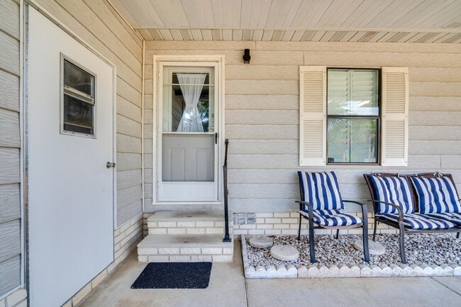 Building Photo - 1224 Dustin Dr