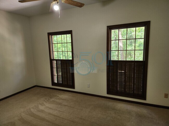 Building Photo - RARE exquisite home on acreage in the heart of West Little Rock!