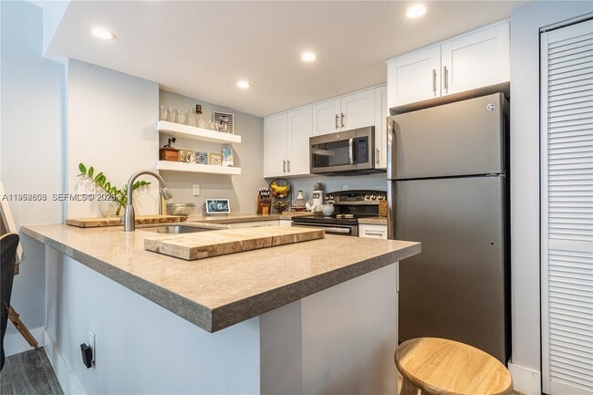 Building Photo - 3166 Bird Ave