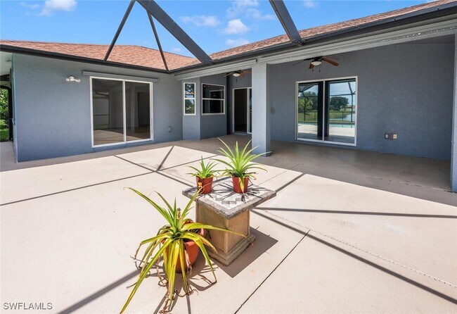 Building Photo - 1094 Grove Dr