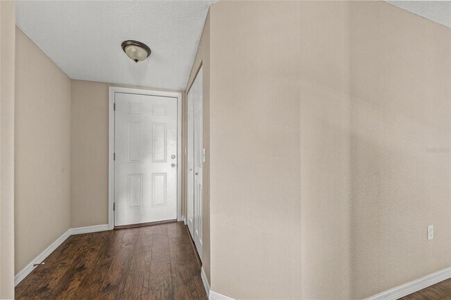 Building Photo - 2501 W Gray St