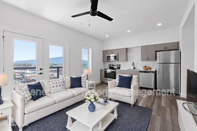 Building Photo - 901 E Main St