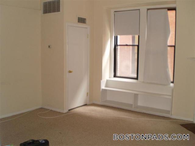 Building Photo - 62 Boylston St