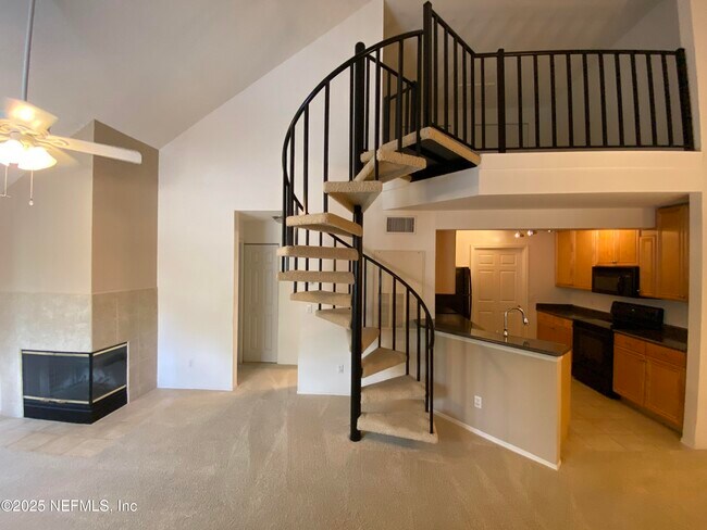 Building Photo - 11 Arbor Club Dr