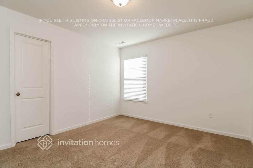 Building Photo - 200 Gaillardia Way
