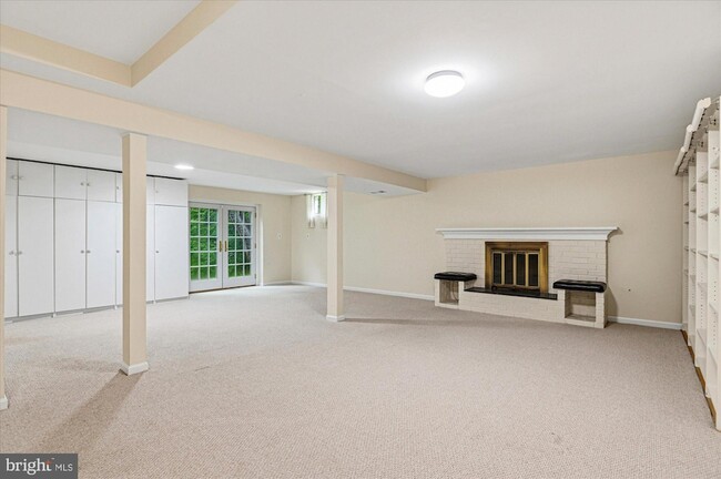 Building Photo - 9708 Locust Hill Dr