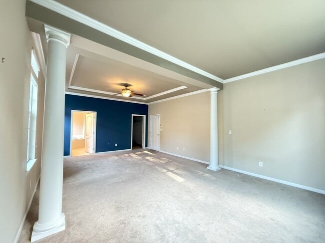 Building Photo - 3145 Pine Valley Way