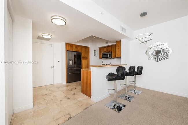 Building Photo - 1745 E Hallandale Beach Blvd