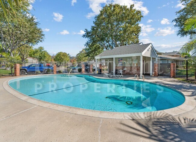 Building Photo - 2512 Wanek Rd