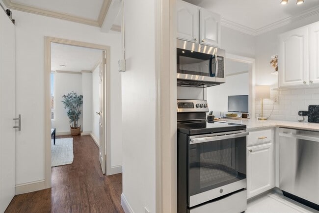 Building Photo - APARTMENT