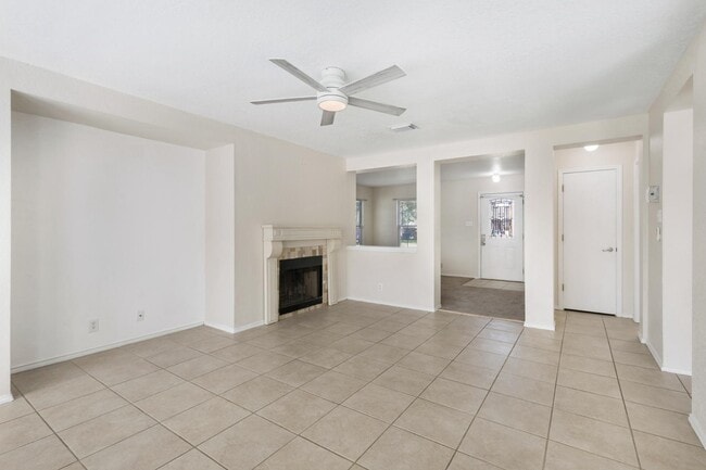 Building Photo - 372 Copper Hill Dr