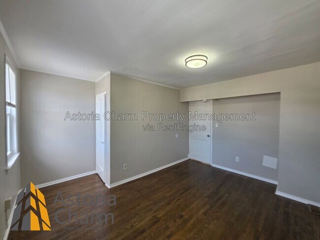 Building Photo - 1418 N Dukeland St